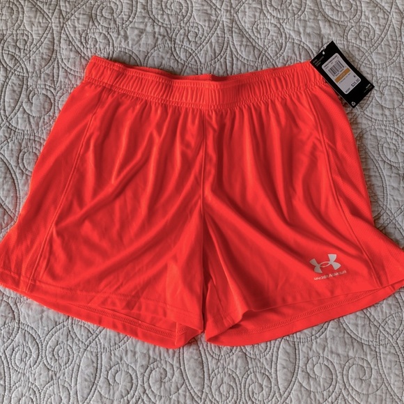 Under Armour Woman’s Challenger Knit Shorts Fluorescent Color - Picture 1 of 4